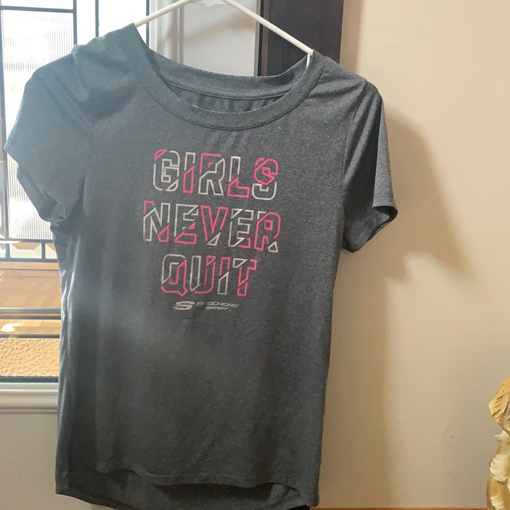 Sketchers tshirt